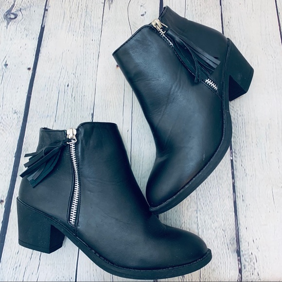 Shoes - Black Leather Ankle booties with tassel Sz…